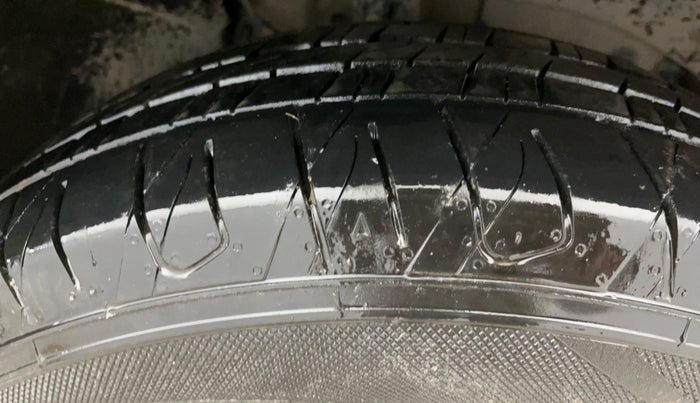 2019 Nissan Kicks XL 1.5, Petrol, Manual, 48,806 km, Right Front Tyre Tread