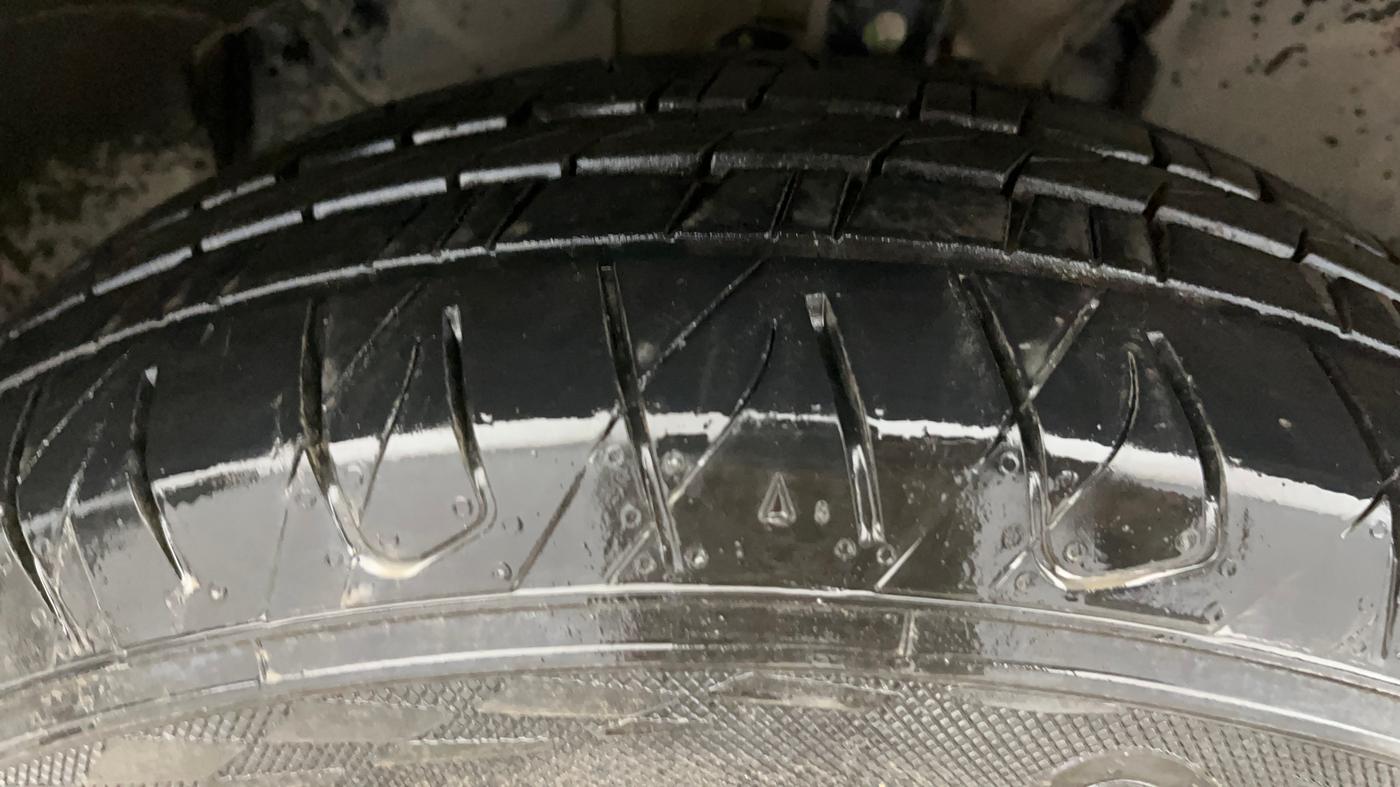 2019 Nissan Kicks XL 1.5, Petrol, Manual, 48,806 km, Left Front Tyre Tread