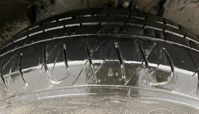 2019 Nissan Kicks XL 1.5, Petrol, Manual, 48,806 km, Left Front Tyre Tread