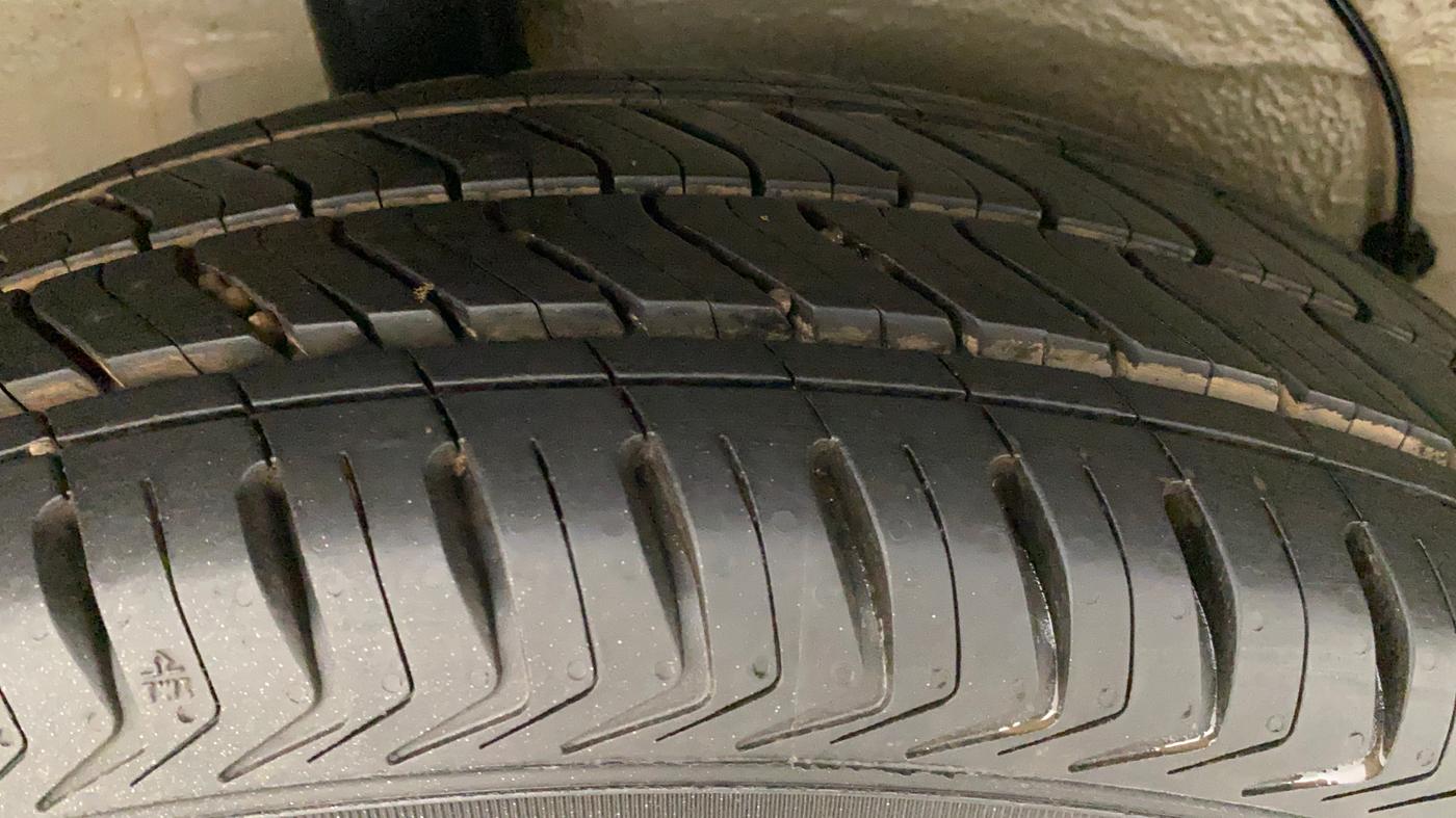 2017 Maruti Celerio ZXI AMT (O), Petrol, Automatic, 39,881 km, Right Rear Tyre Tread
