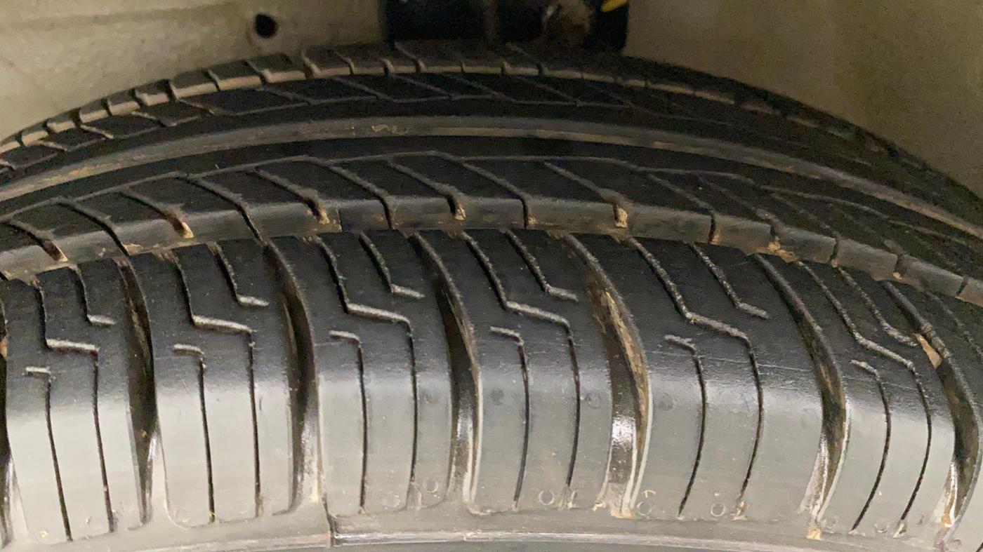 2017 Maruti Celerio ZXI AMT (O), Petrol, Automatic, 39,881 km, Left Front Tyre Tread