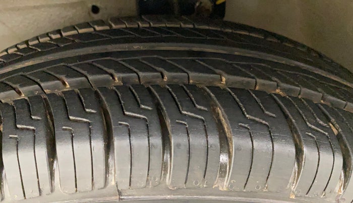 2017 Maruti Celerio ZXI AMT (O), Petrol, Automatic, 39,881 km, Left Front Tyre Tread