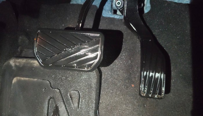 2024 Maruti Grand Vitara DELTA SMART HYBRID AT, Petrol, Automatic, 9,478 km, Pedals