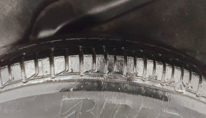 2014 Hyundai i10 SPORTZ 1.1, Petrol, Manual, 30,547 km, Left Rear Tyre Tread