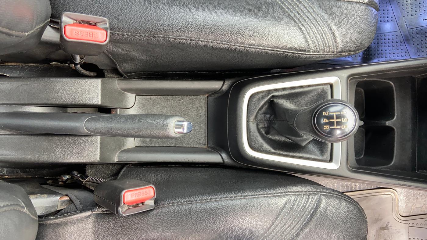 2022 Maruti Swift ZXI PLUS DUAL TONE, Petrol, Manual, 35,482 km, Gear Lever