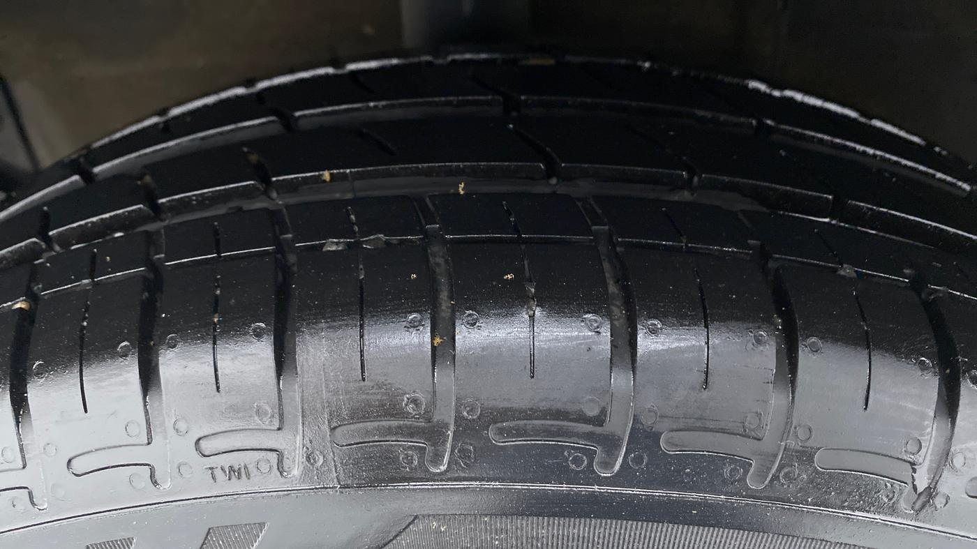 2020 Hyundai GRAND I10 NIOS SPORTZ 1.2 AT, Petrol, Automatic, 3,839 km, Right Rear Tyre Tread