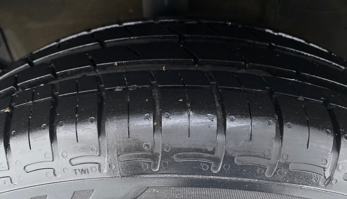 2020 Hyundai GRAND I10 NIOS SPORTZ 1.2 AT, Petrol, Automatic, 3,839 km, Right Rear Tyre Tread