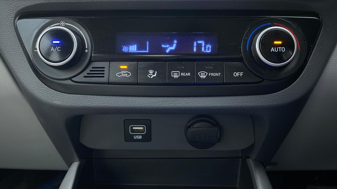2020 Hyundai GRAND I10 NIOS SPORTZ 1.2 AT, Petrol, Automatic, 3,839 km, Automatic Climate Control