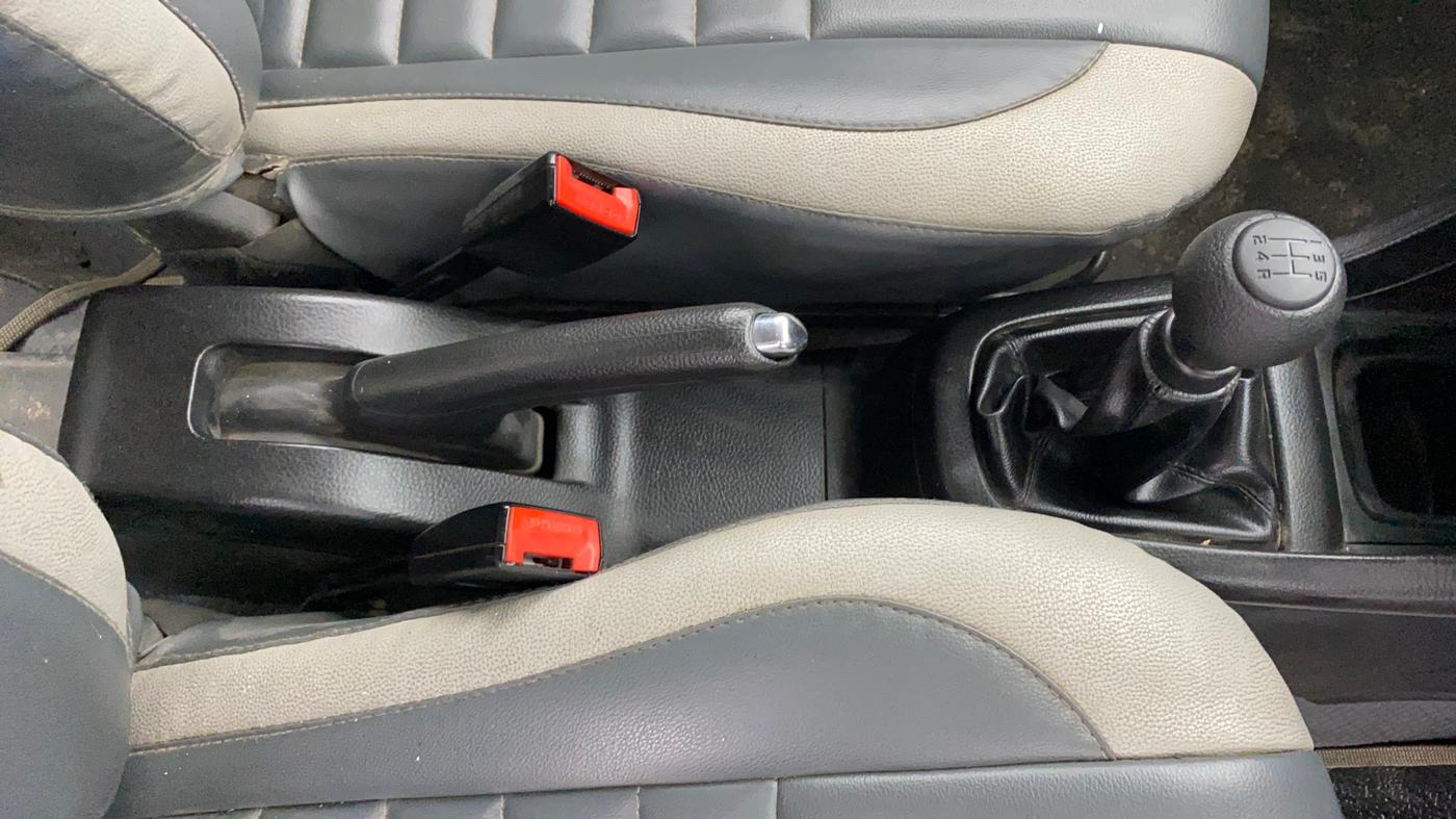2017 Maruti Swift VXI, Petrol, Manual, 62,354 km, Gear Lever