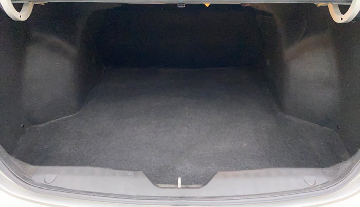 2017 Maruti Ciaz ZETA 1.4  AT PETROL, Petrol, Automatic, 42,218 km, Boot Inside