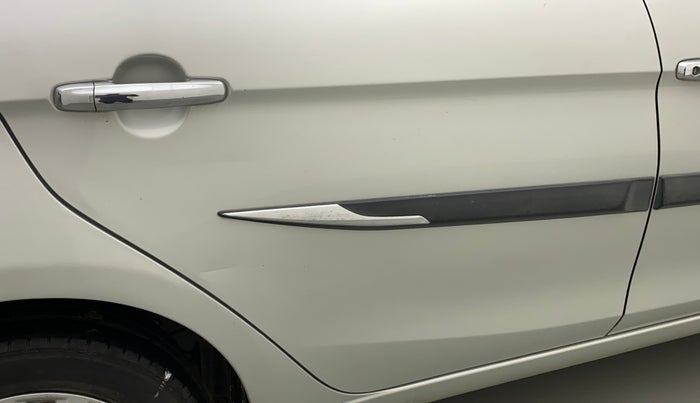 2017 Maruti Ciaz ZETA 1.4  AT PETROL, Petrol, Automatic, 42,218 km, Right rear door - Slightly dented