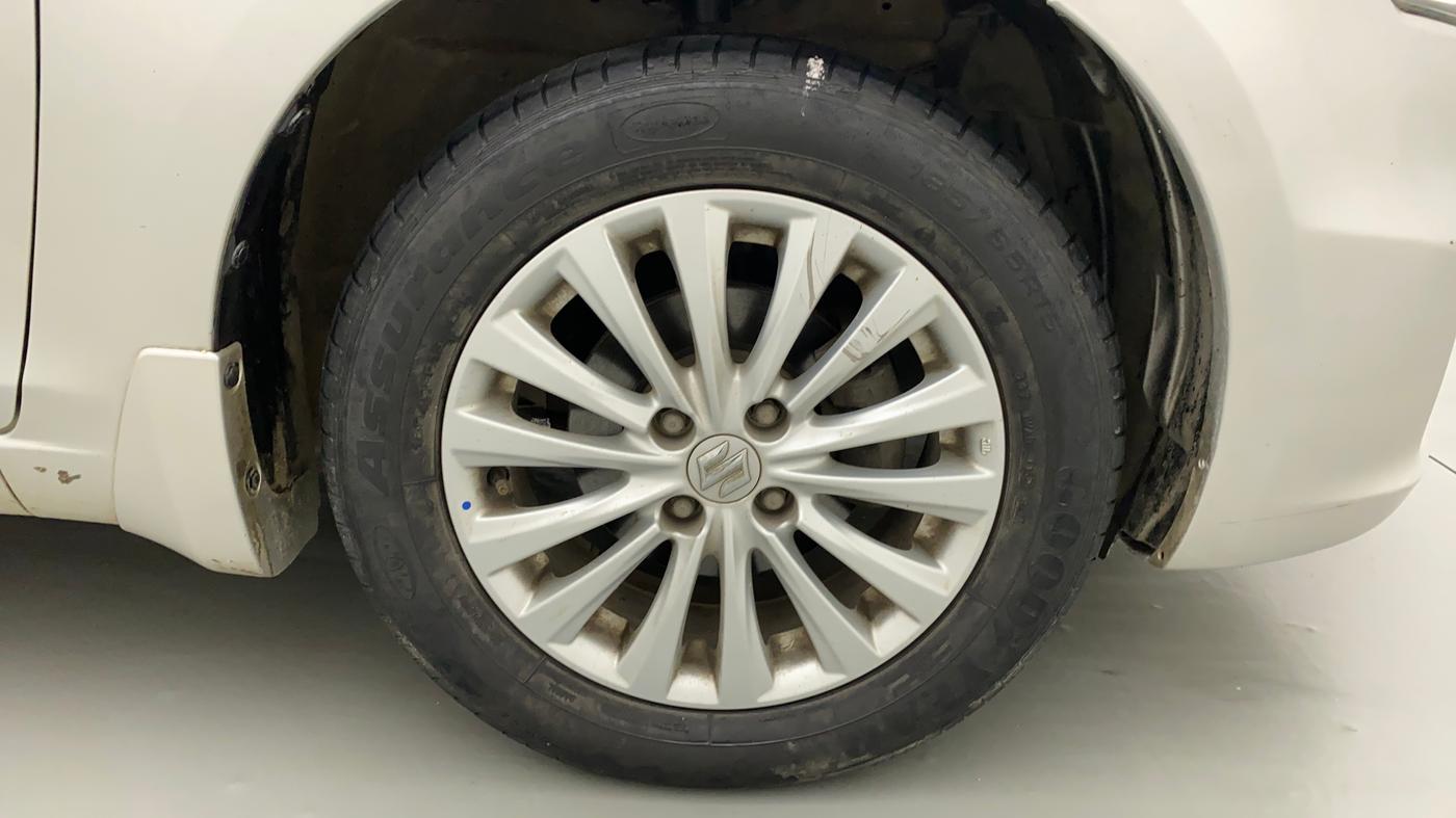 2017 Maruti Ciaz ZETA 1.4  AT PETROL, Petrol, Automatic, 42,218 km, Right Front Wheel