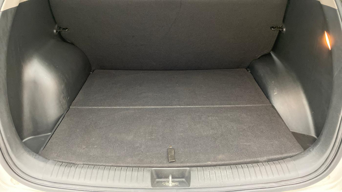 2018 Hyundai Creta 1.6 E + VTVT, Petrol, Manual, 19,767 km, Boot Inside