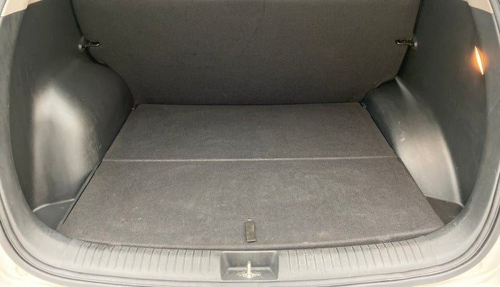 2018 Hyundai Creta 1.6 E + VTVT, Petrol, Manual, 19,767 km, Boot Inside