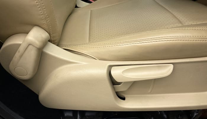 2018 Volkswagen Ameo HIGHLINE PLUS 1.0, Petrol, Manual, 9,087 km, Driver Side Adjustment Panel