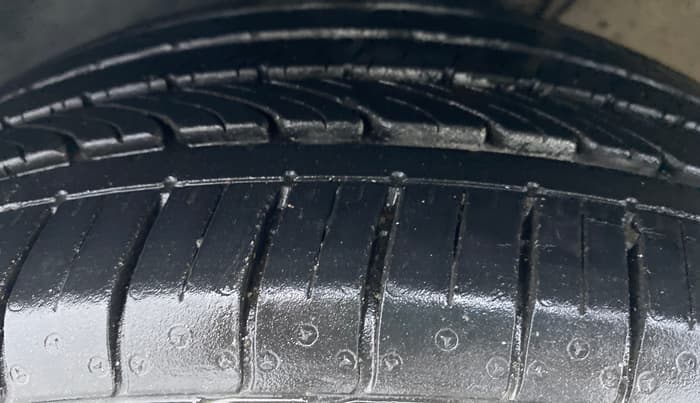 2018 Volkswagen Ameo HIGHLINE PLUS 1.0, Petrol, Manual, 9,087 km, Left Front Tyre Tread