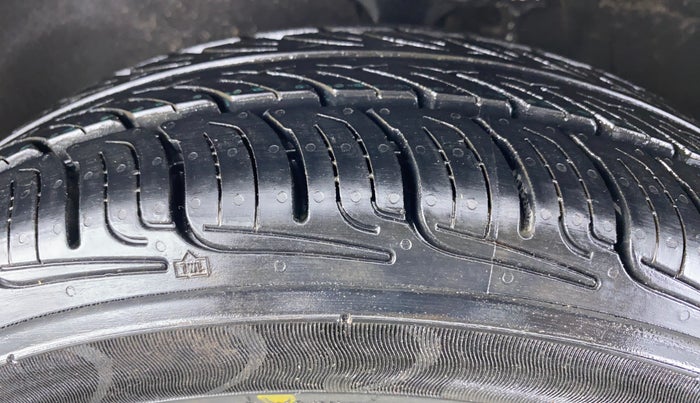 2014 Maruti Alto K10 VXI P, Petrol, Manual, 62,730 km, Left Front Tyre Tread