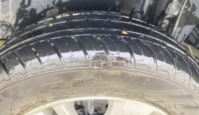 2014 Maruti Swift Dzire ZXI, Petrol, Manual, 39,182 km, Left Rear Tyre Tread