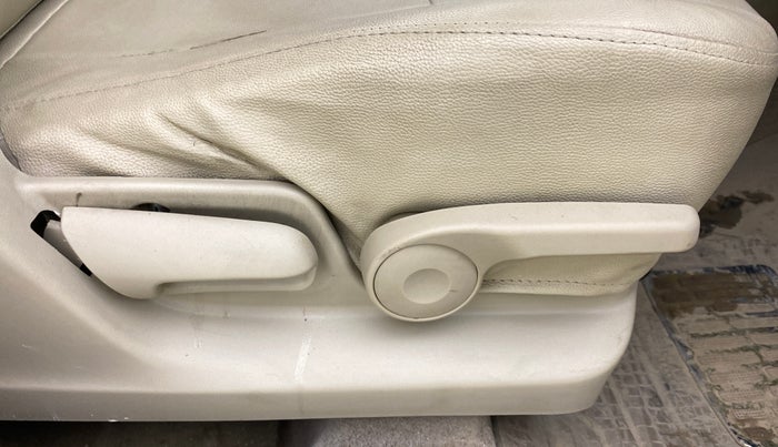 2014 Maruti Swift Dzire ZXI, Petrol, Manual, 39,182 km, Driver Side Adjustment Panel