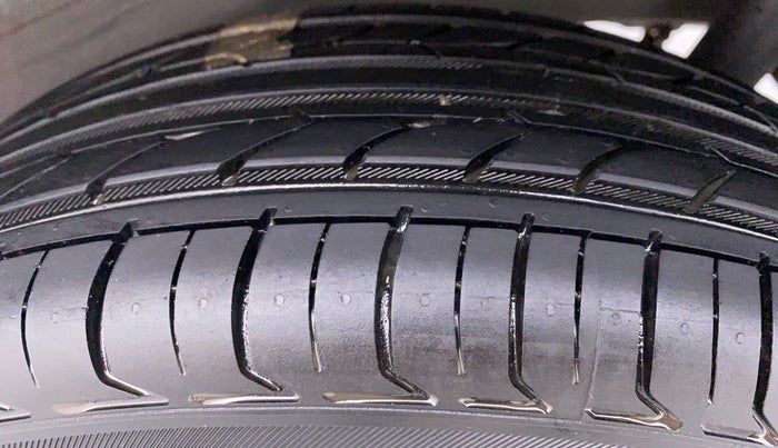 2013 Maruti Wagon R Stingray VXI, Petrol, Manual, 30,959 km, Left Rear Tyre Tread