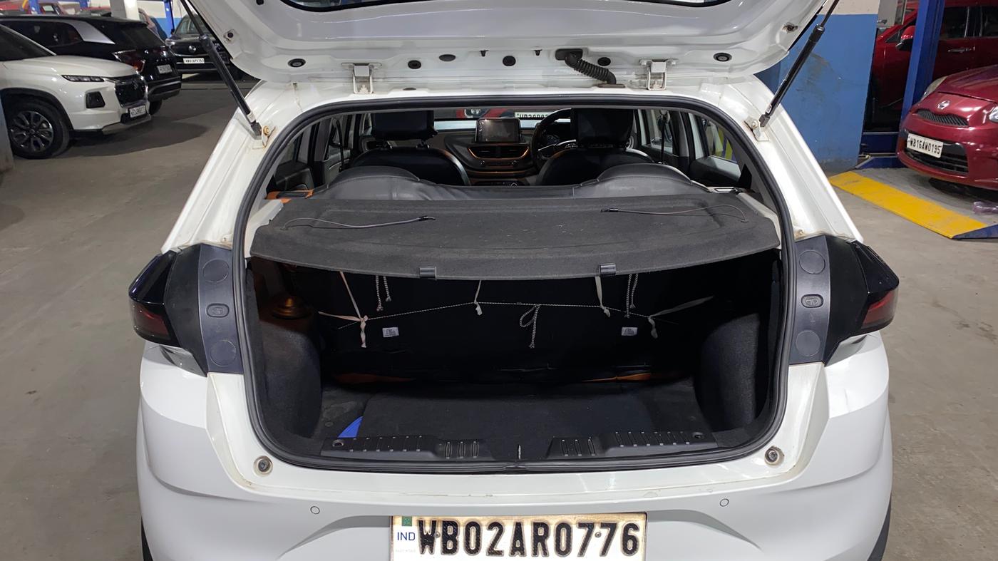 2021 Tata ALTROZ XT PETROL, Petrol, Manual, 48,687 km, Boot Inside