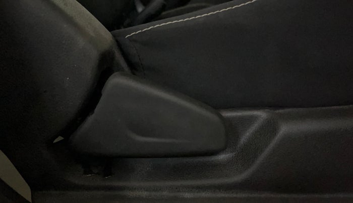 2021 Renault Kwid RXL, Petrol, Manual, 16,009 km, Driver Side Adjustment Panel