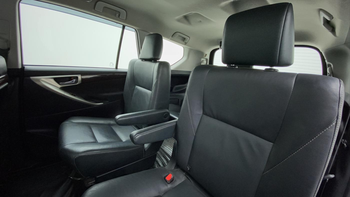 2017 Toyota Innova Crysta 2.4 ZX 7 STR, Diesel, Manual, 42,603 km, Right Side Rear Door Cabin