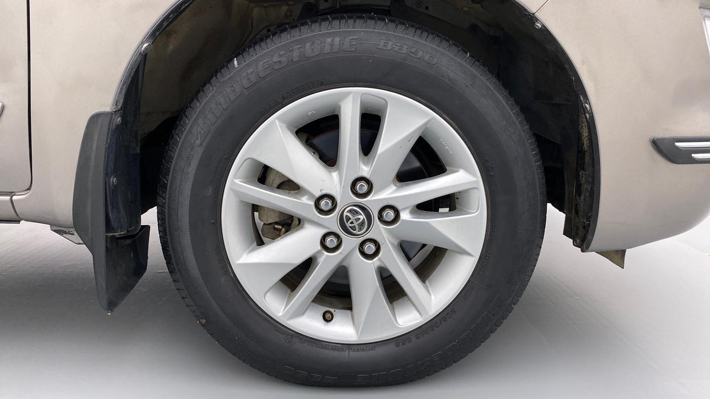 2017 Toyota Innova Crysta 2.4 ZX 7 STR, Diesel, Manual, 42,603 km, Right Front Wheel