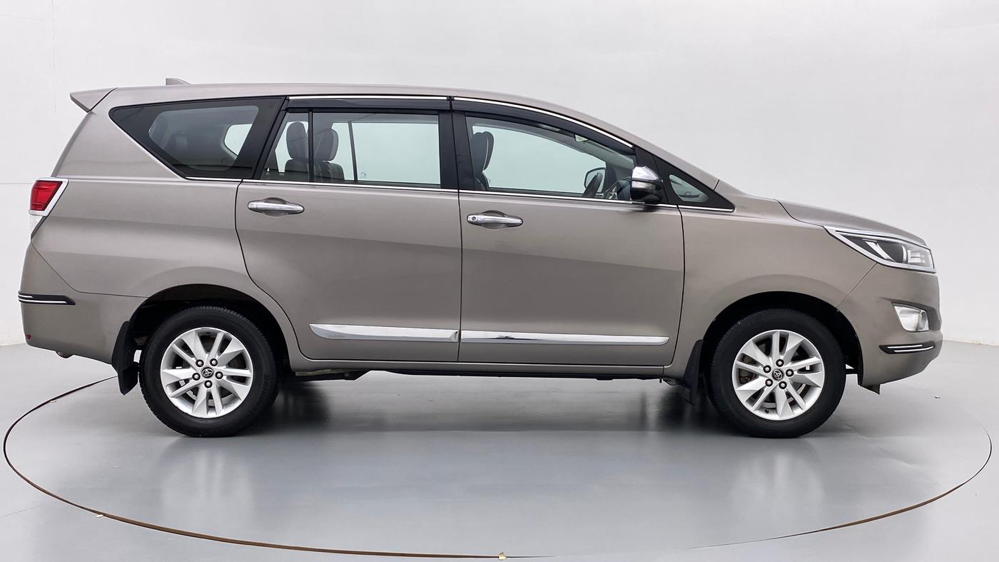 2017 Toyota Innova Crysta 2.4 ZX 7 STR, Diesel, Manual, 42,603 km, Right Side View
