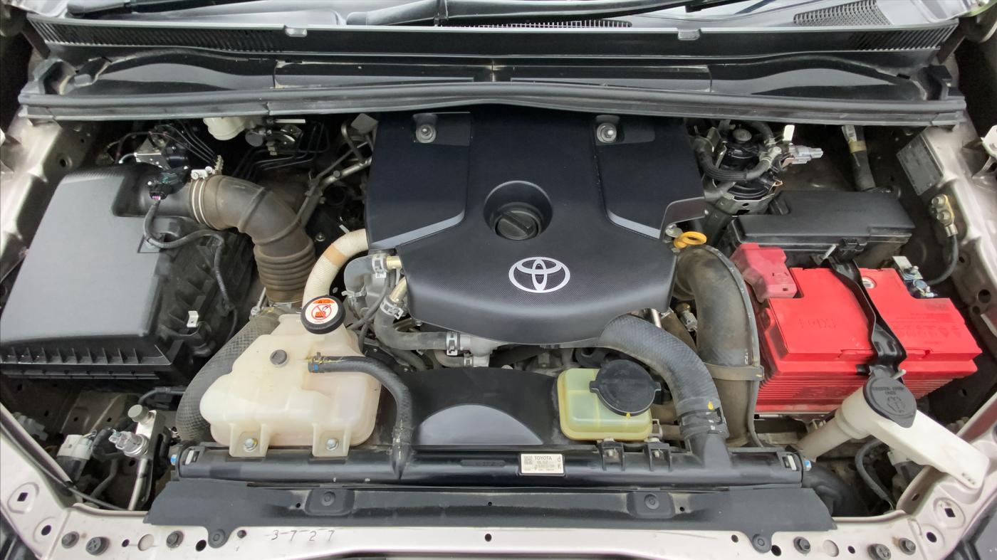 2017 Toyota Innova Crysta 2.4 ZX 7 STR, Diesel, Manual, 42,603 km, Open Bonet