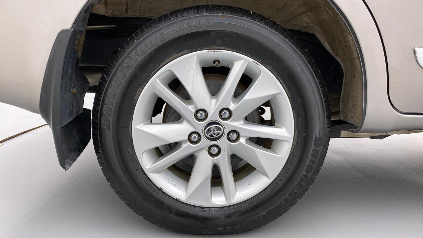 2017 Toyota Innova Crysta 2.4 ZX 7 STR, Diesel, Manual, 42,603 km, Right Rear Wheel