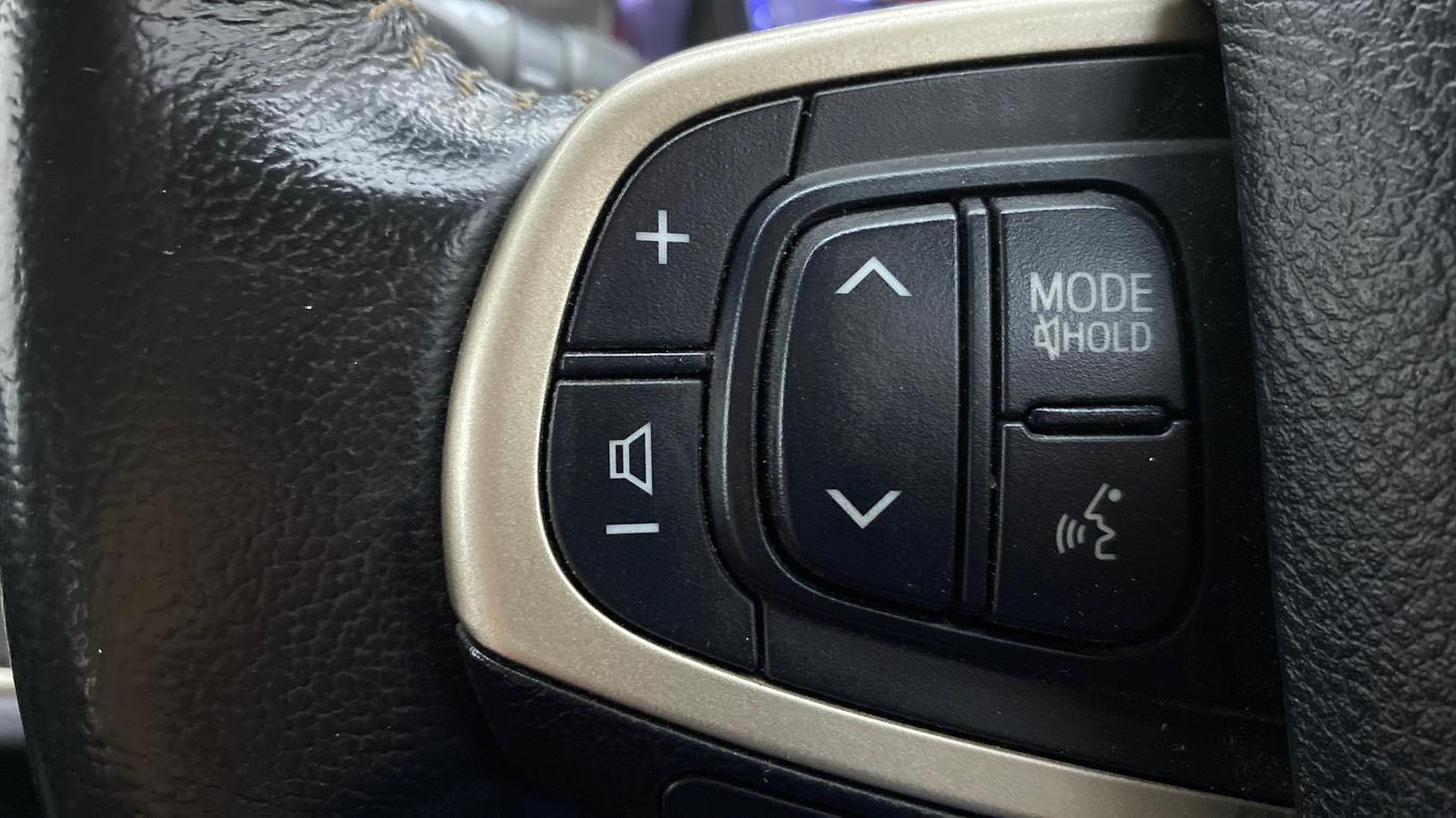 2017 Toyota Innova Crysta 2.4 ZX 7 STR, Diesel, Manual, 42,603 km, Apple CarPlay and Android Auto