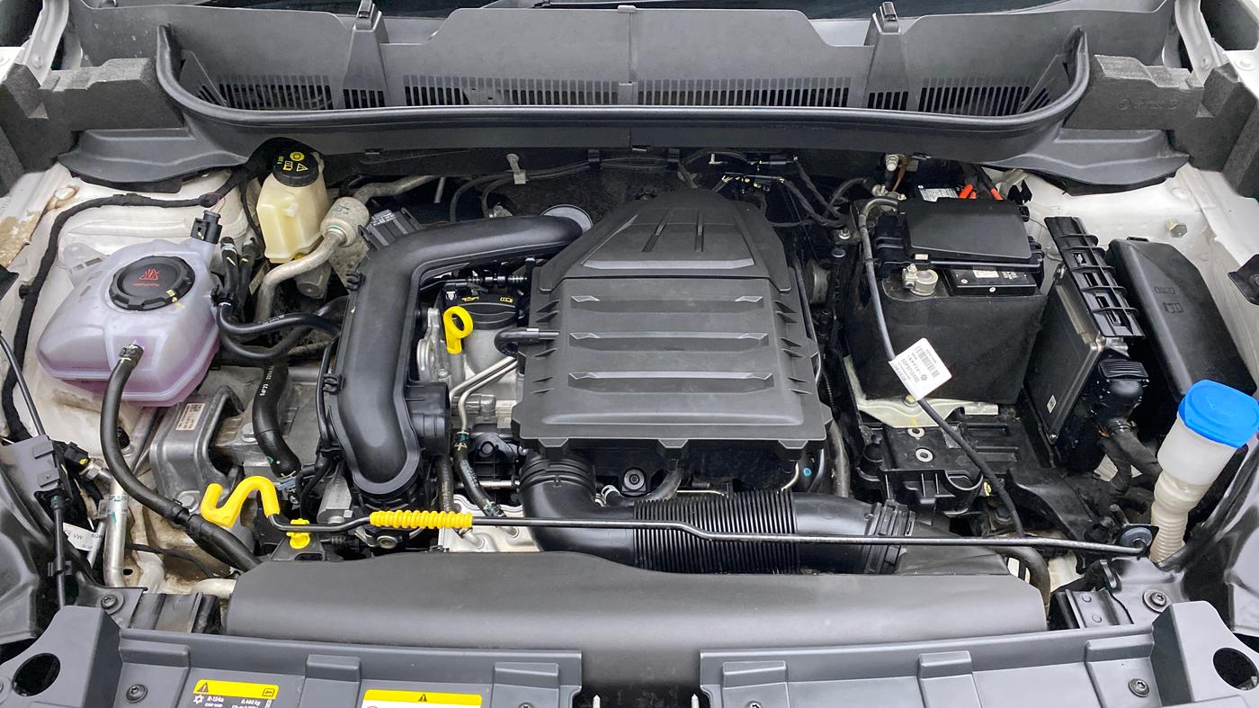 2022 Volkswagen TAIGUN HIGHLINE 1.0 TSI AT, Petrol, Automatic, 6,211 km, Open Bonet
