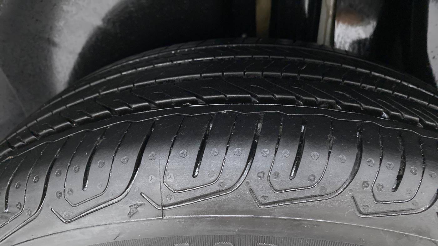 2022 Volkswagen TAIGUN HIGHLINE 1.0 TSI AT, Petrol, Automatic, 6,211 km, Left Rear Tyre Tread