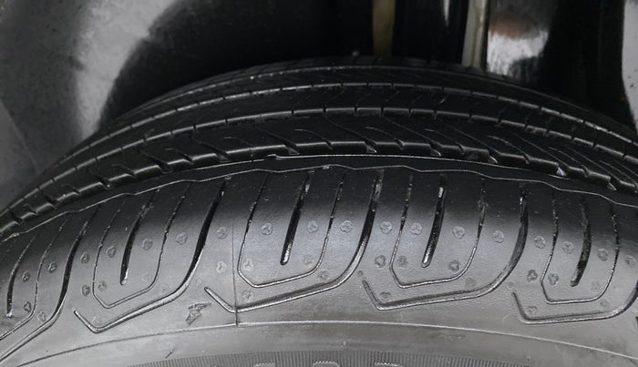 2022 Volkswagen TAIGUN HIGHLINE 1.0 TSI AT, Petrol, Automatic, 6,211 km, Left Rear Tyre Tread