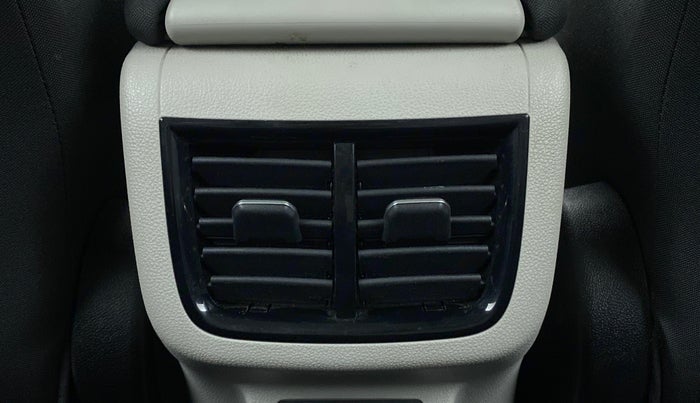 2022 Volkswagen TAIGUN HIGHLINE 1.0 TSI AT, Petrol, Automatic, 6,211 km, Rear AC Vents