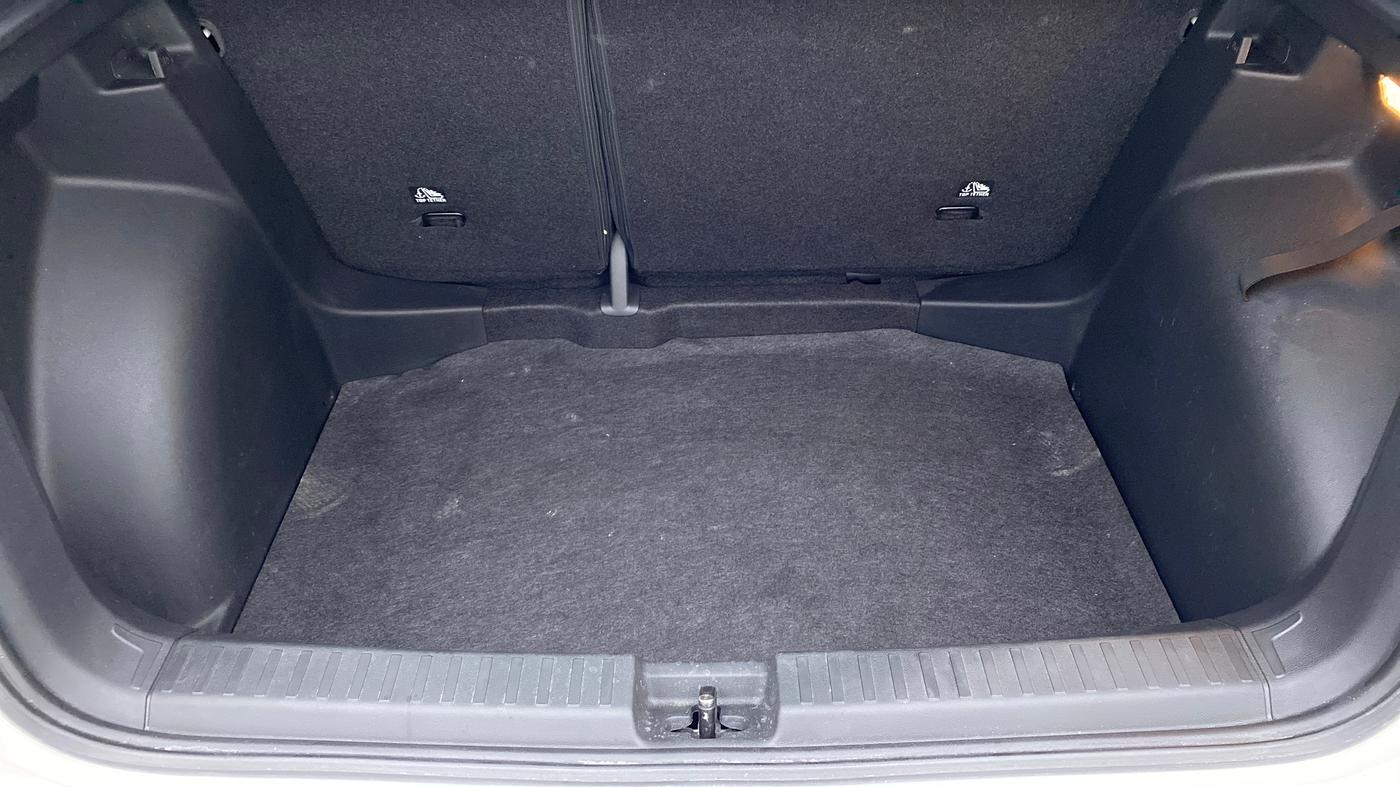 2022 Volkswagen TAIGUN HIGHLINE 1.0 TSI AT, Petrol, Automatic, 6,211 km, Boot Inside