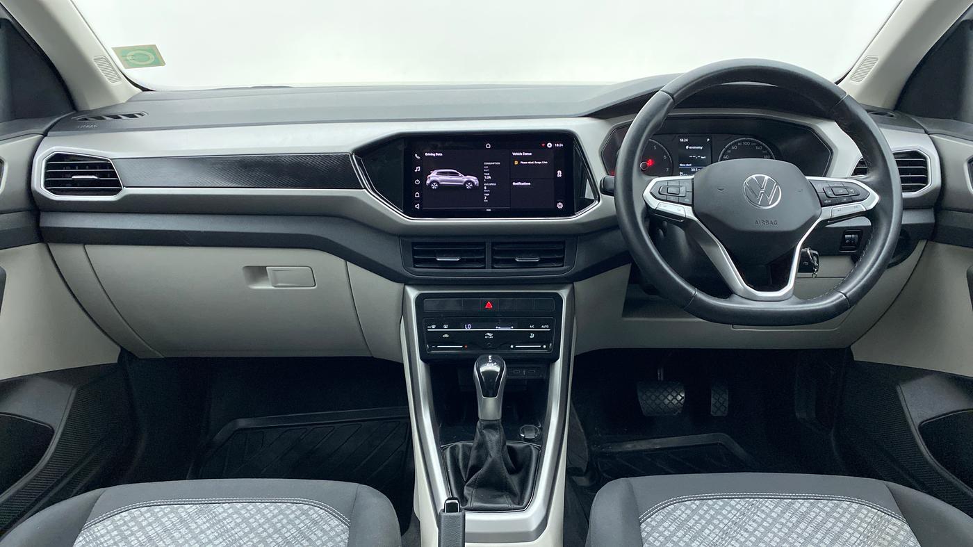 2022 Volkswagen TAIGUN HIGHLINE 1.0 TSI AT, Petrol, Automatic, 6,211 km, Dashboard