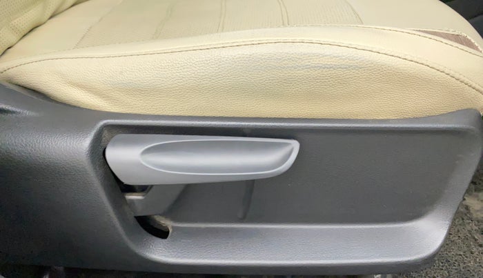 2018 Skoda Rapid AMBITION 1.5 TDI, Diesel, Manual, 86,754 km, Driver Side Adjustment Panel