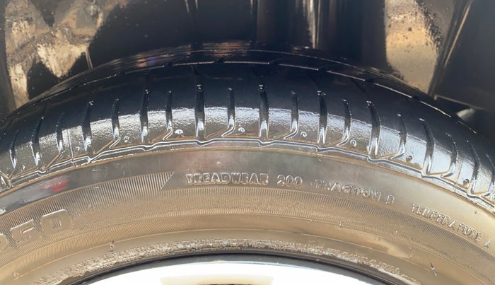 2017 Maruti Ciaz DELTA 1.4 MT PETROL, Petrol, Manual, 75,177 km, Left Rear Tyre Tread