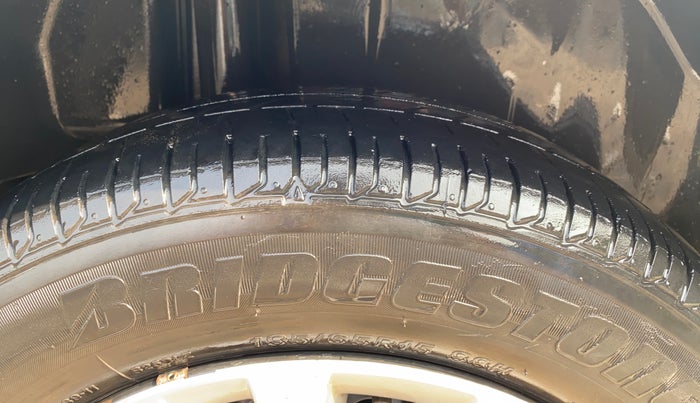 2017 Maruti Ciaz DELTA 1.4 MT PETROL, Petrol, Manual, 75,177 km, Right Rear Tyre Tread