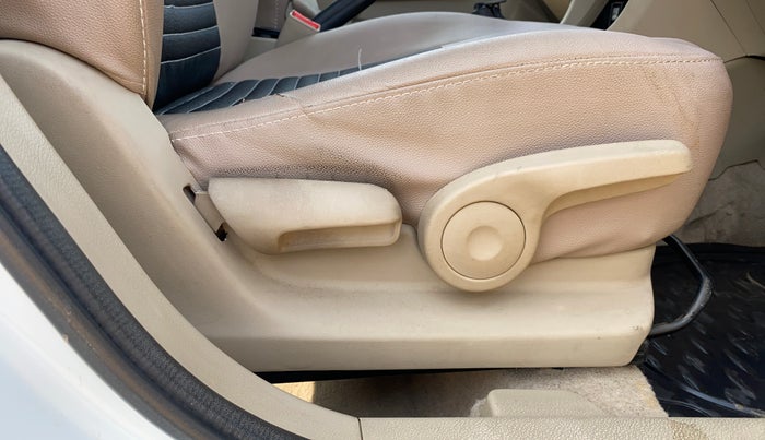 2017 Maruti Ciaz DELTA 1.4 MT PETROL, Petrol, Manual, 75,177 km, Driver Side Adjustment Panel