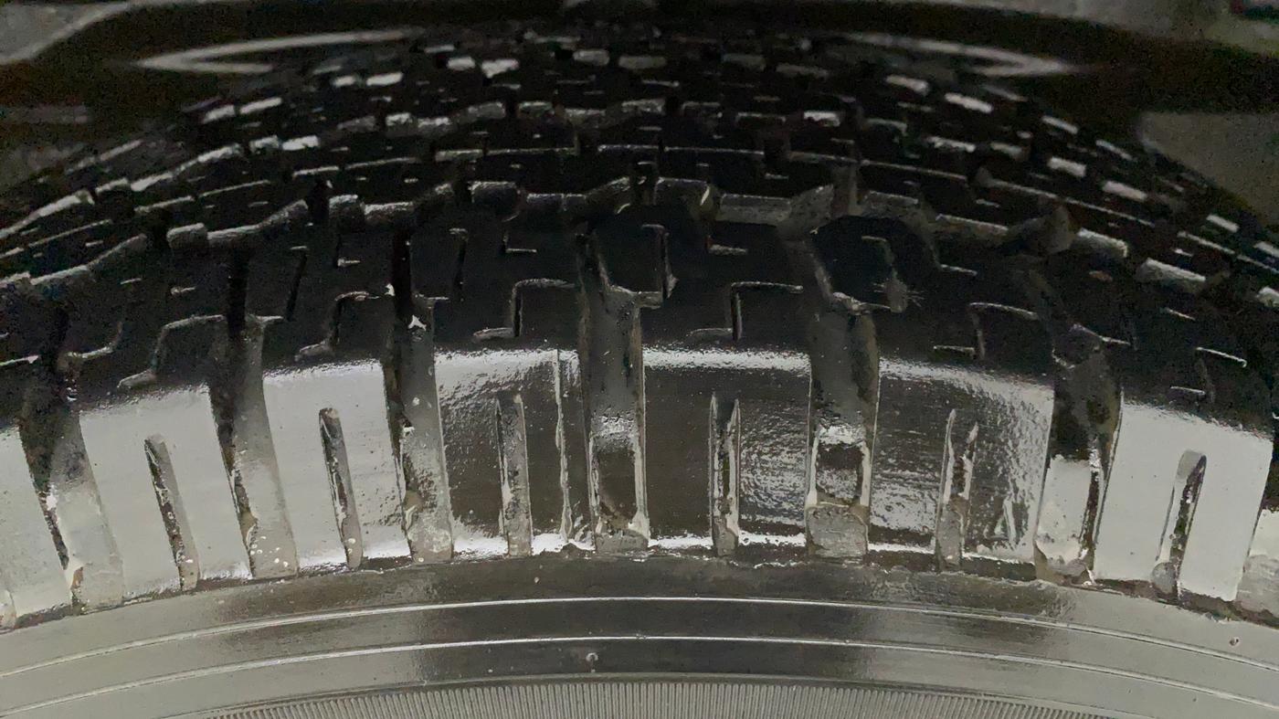 2020 Tata Hexa Varicor 400 XMA, Diesel, Automatic, 10,032 km, Right Front Tyre Tread