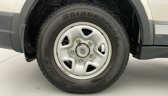 2020 Tata Hexa Varicor 400 XMA, Diesel, Automatic, 10,032 km, Right Rear Wheel