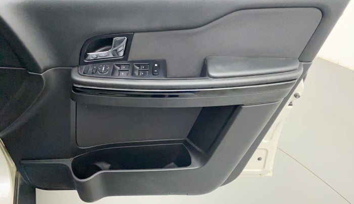2020 Tata Hexa Varicor 400 XMA, Diesel, Automatic, 10,032 km, Driver Side Door Panels Control
