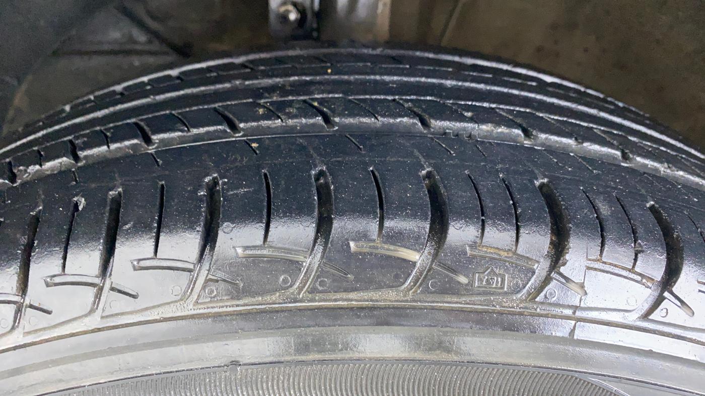 2016 Maruti Baleno DELTA PETROL 1.2, Petrol, Manual, 41,373 km, Left Front Tyre Tread