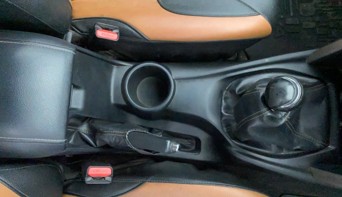 2016 Toyota Innova Crysta 2.4 VX 7 STR, Diesel, Manual, 68,815 km, Gear Lever