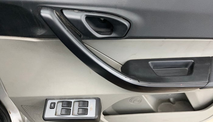 2018 Tata Tiago XE PETROL, Petrol, Manual, 56,825 km, Driver Side Door Panels Control