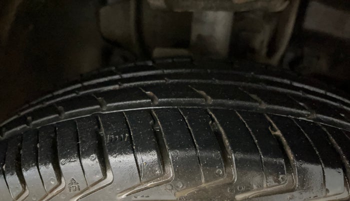 2018 Tata Tiago XE PETROL, Petrol, Manual, 56,825 km, Right Front Tyre Tread