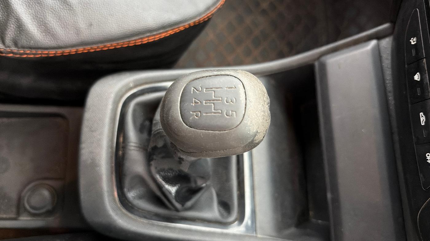 2022 Tata PUNCH PURE MT, Petrol, Manual, 18,448 km, Gear Lever